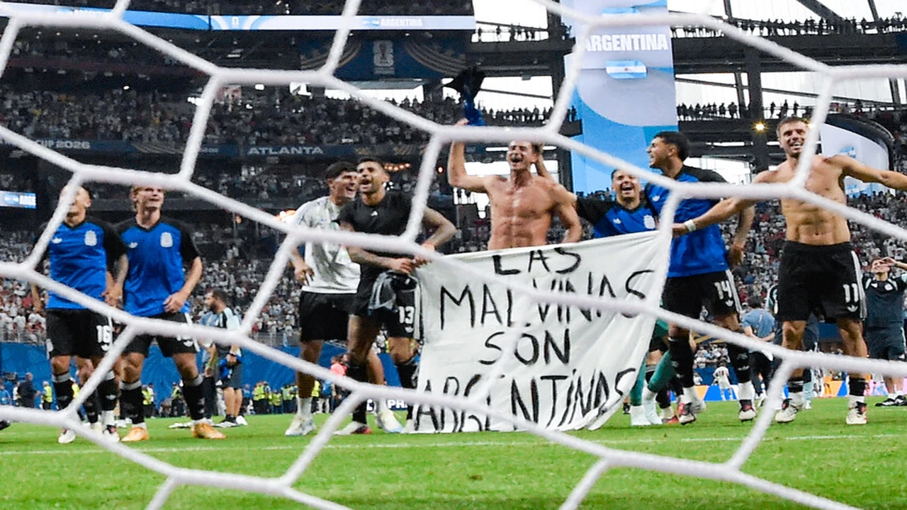 مطالبات بريطانية بإلغاء تأشيرات عمل لاعبي الأرجنتين في الدوري الإنجليزي الممتاز
